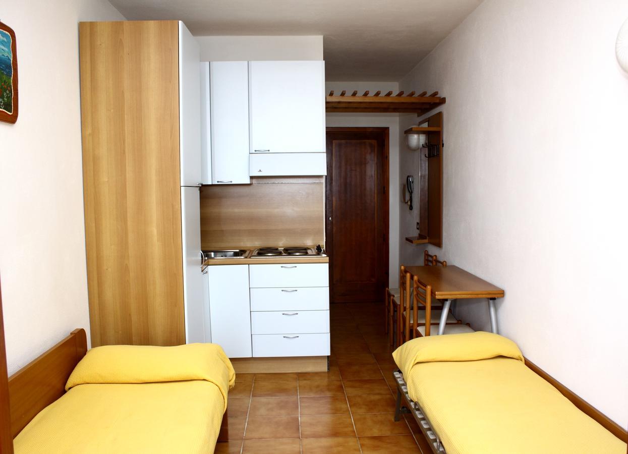 Vrclub - Villa Ridente Residence سان جورجيو ماجيوري المظهر الخارجي الصورة